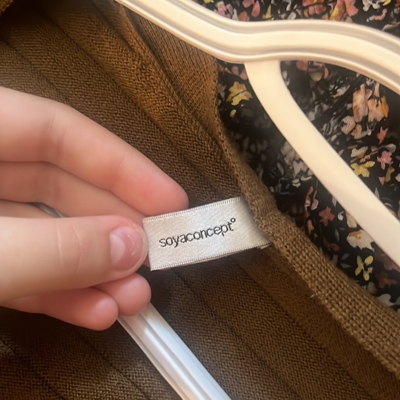 Brown cardigan - Picture 3 of 5